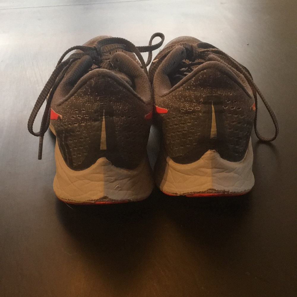 Nike zoom Pegasus 35 / size 5 Y / Gray, Red. - Picture 2 of 7